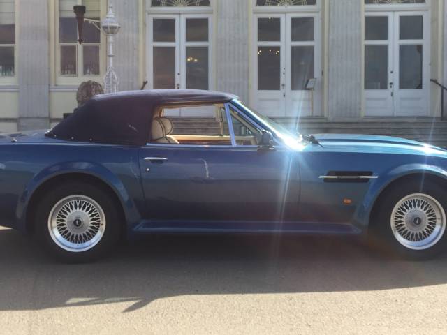 Aston Martin V8 Vantage Volante