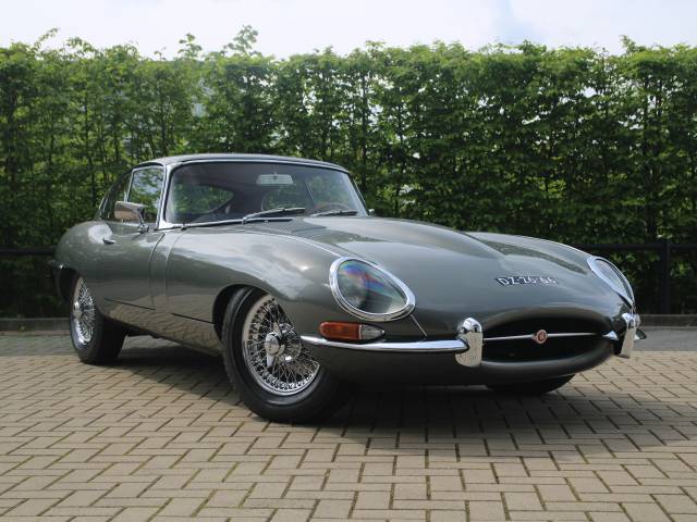 Image 1/13 of Jaguar E-Type 4.2 (1967)