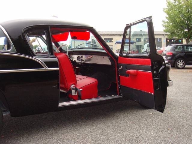 Studebaker Silver Hawk