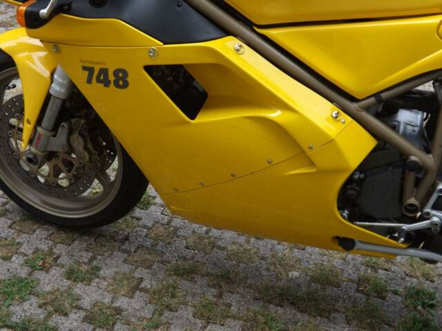 Ducati 748 Biposto