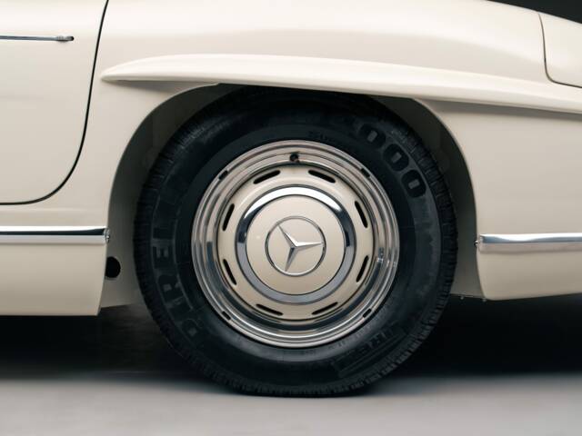 Mercedes-Benz 300 SL Roadster