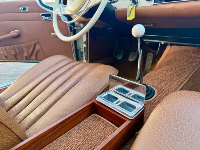Mercedes-Benz 280 SL