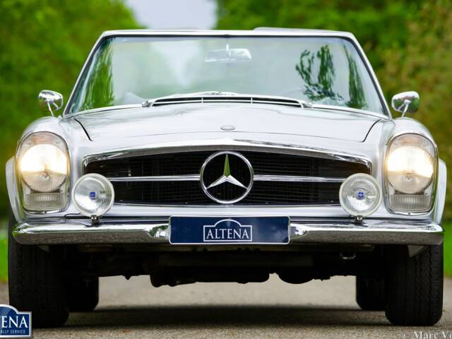 Mercedes-Benz 230 SL