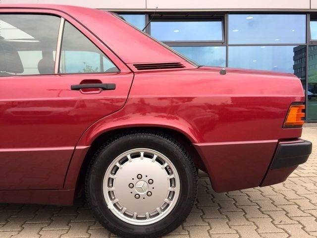 Mercedes-Benz 190 E 2.6
