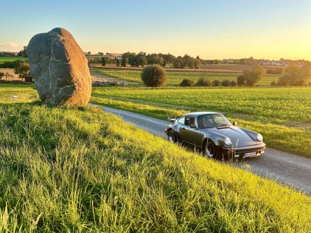 Image 1/34 of Porsche 911 Turbo 3.3 (1981)