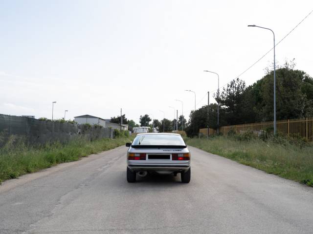 Porsche 924