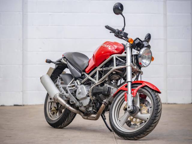 Image 1/8 of Ducati DUMMY (1994)