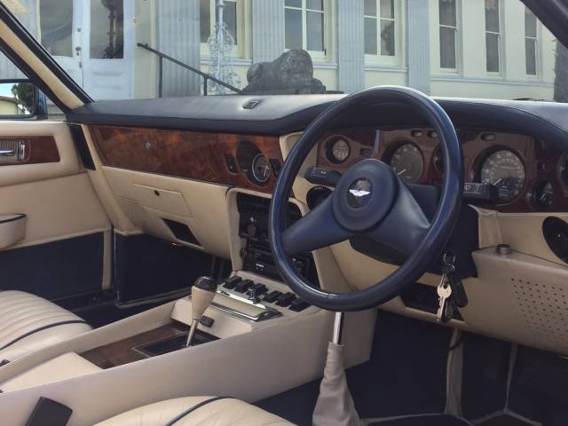 Aston Martin V8 Vantage Volante