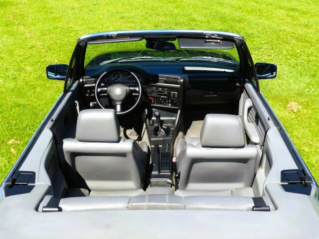BMW 320i - BMW 320i Cabriolet (E30) 1992