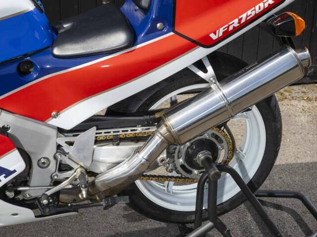 Honda VFR 750R RC 30