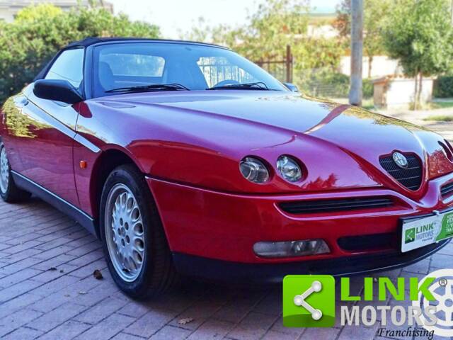 Afbeelding 1/7 van Alfa Romeo Spider 2.0 Twin Spark 16V (1997)
