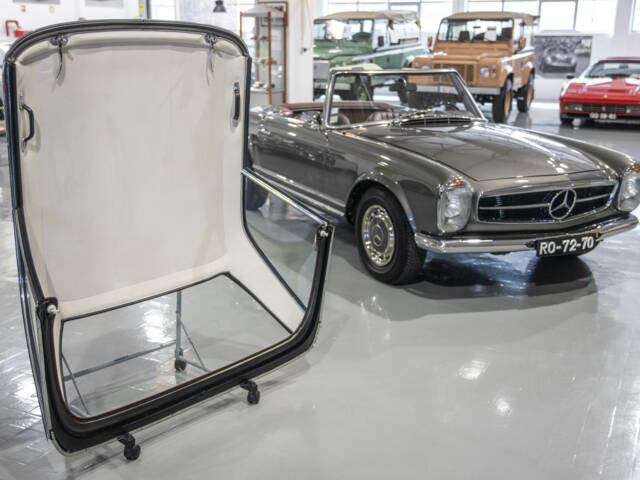 Mercedes-Benz 280 SL