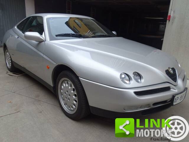 Afbeelding 1/10 van Alfa Romeo GTV 2.0 Twin Spark (1997)