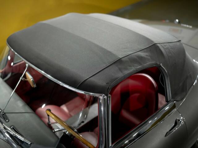 Jaguar E-Type 3.8 Flat Floor