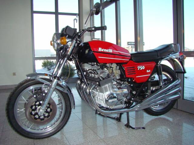 Image 1/30 of Benelli DUMMY (1975)