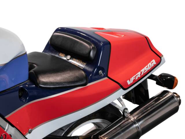 Honda VFR 750R RC 30