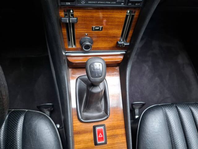 Mercedes-Benz 280 SL