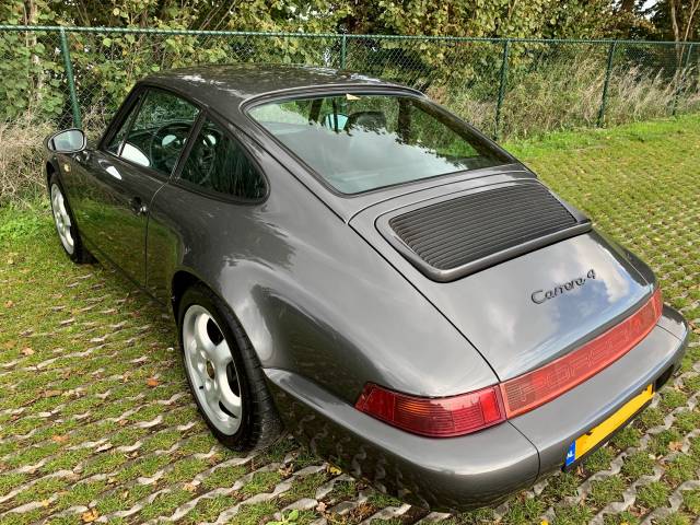 Porsche 911 Carrera 4