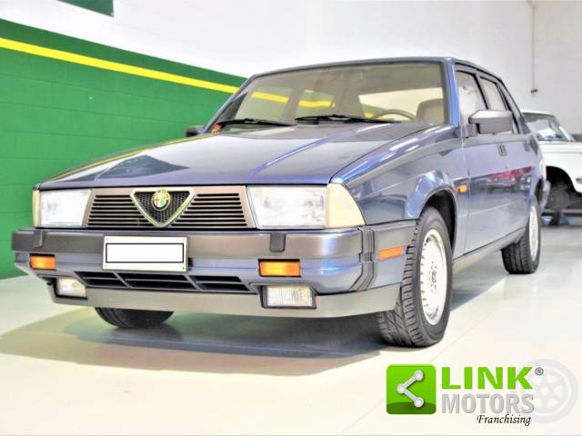 Alfa Romeo 75  2.5 V6