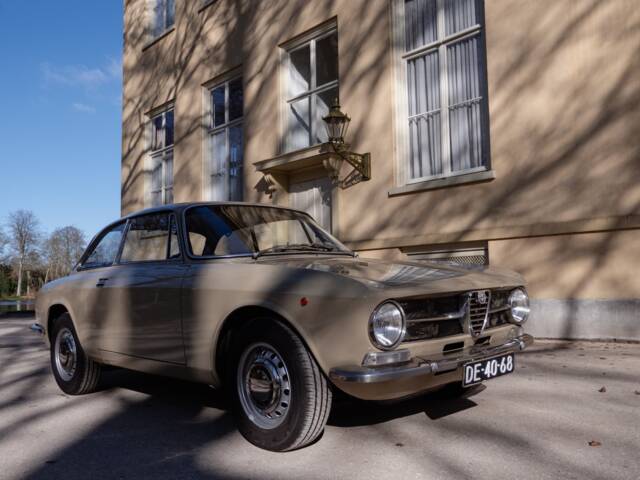 Alfa Romeo Giulia GT 1300 Junior