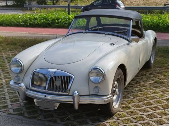 Image 1/4 de MG MGA 1600 (1959)