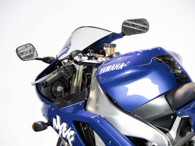 Yamaha YZF 1000 R1