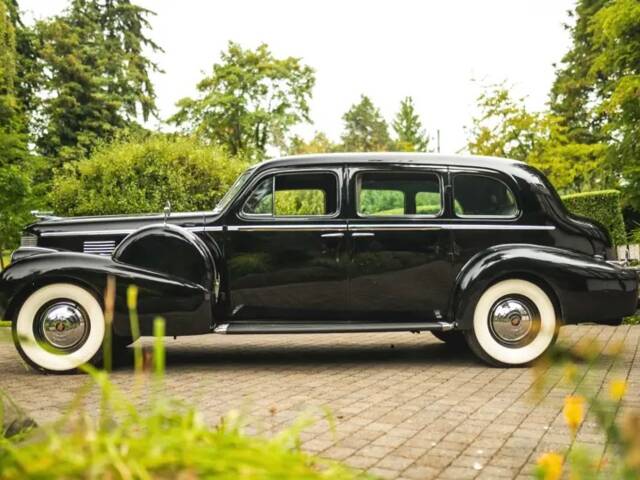 Cadillac 75 Fleetwood Imperial