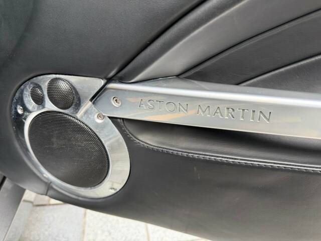 Aston Martin V12 Vanquish S