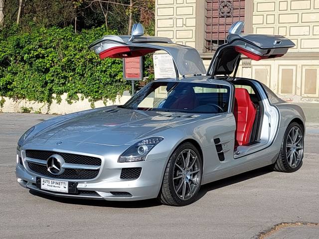 Image 1/11 of Mercedes-Benz SLS AMG (2010)