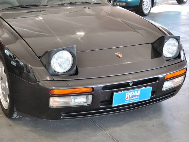 Porsche 944 S2