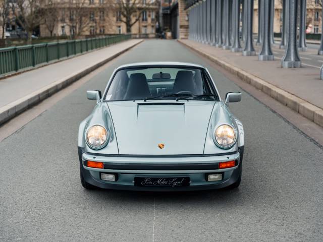 Porsche 911 Turbo 3.3