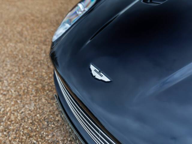 Aston Martin DBS Volante