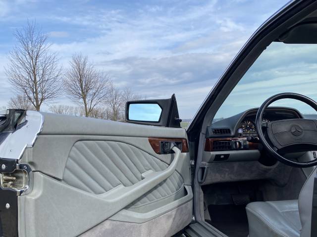 Mercedes-Benz 560 SEC - Einsteigen und losfahren.