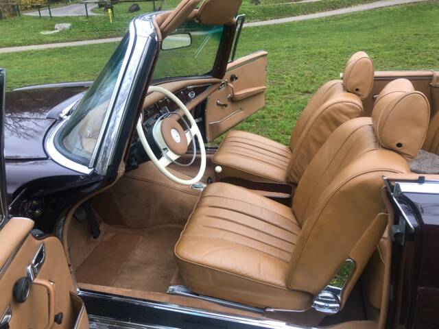 Mercedes-Benz 280 SE