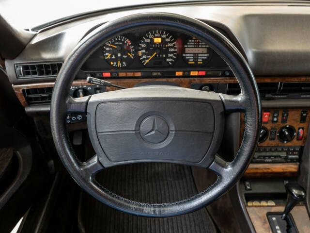 Mercedes-Benz 560 SEC