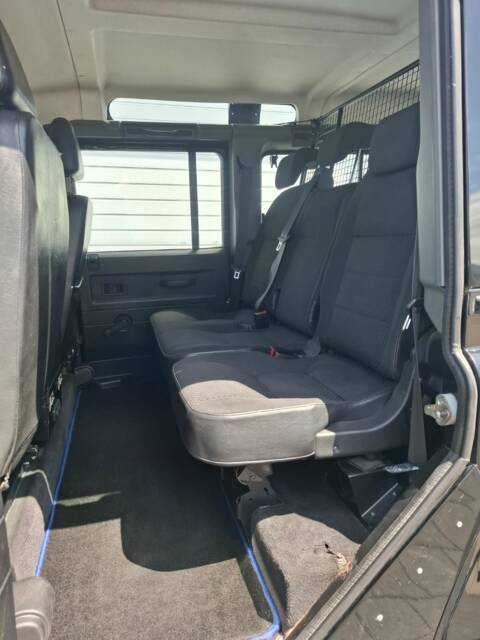 Land Rover Defender 110