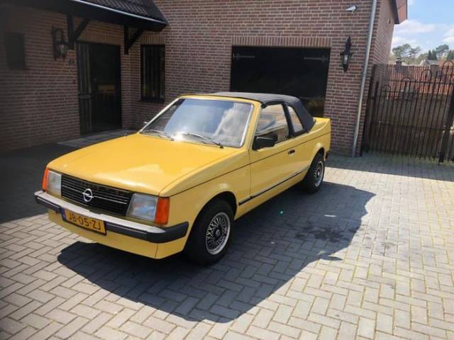 Image 1/8 de Opel Kadett 1,3S Bieber (1982)