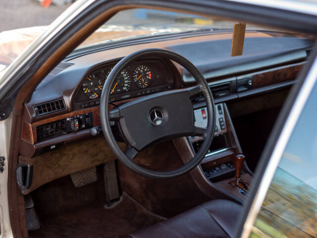 Mercedes-Benz 560 SEC