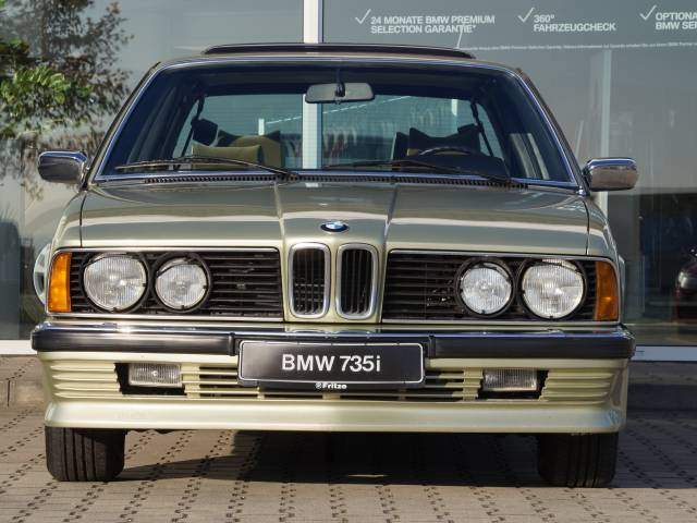 BMW 735i - Front