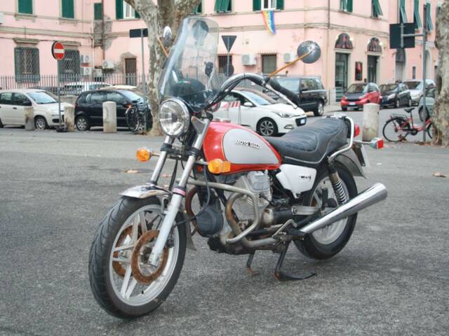 Moto Guzzi V35 C