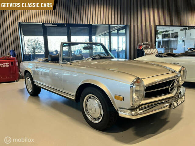 Image 1/26 of Mercedes-Benz 280 SL (1969)