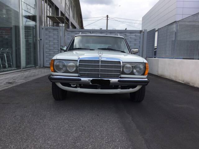 Mercedes-Benz 240 TD