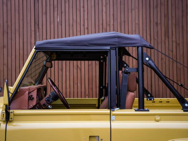 Land Rover 90
