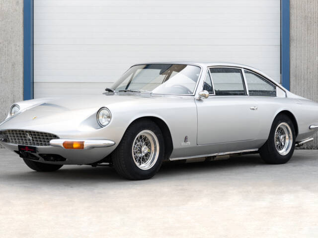 Image 1/69 of Ferrari 365 GT 2+2 (1969)