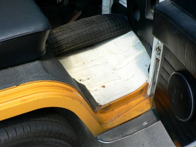 Volkswagen T2a minibus