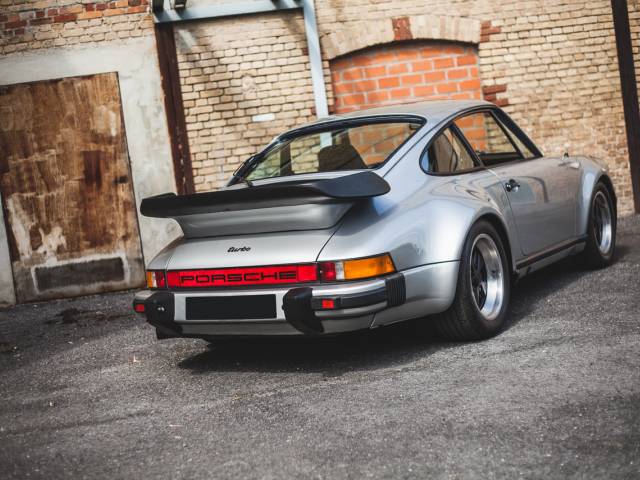 Porsche 911 Turbo 3.3