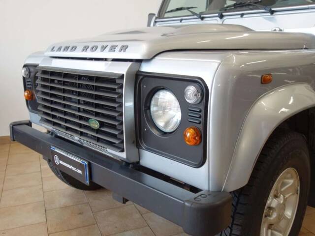 Land Rover Defender 90
