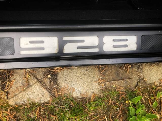 Porsche 928