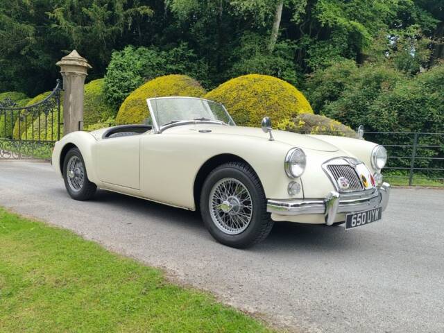 Image 1/6 of MG MGA 1600 (1961)