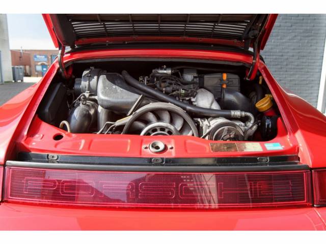 Porsche 911 Carrera 4